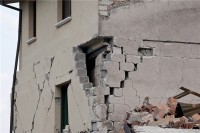 梦见小时间
住的老房子翻新（梦到小时间
住的老房子如今
又重新装修）