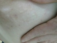梦见身上有黄黄的东西（梦见身上沾黄色的屎是什么意思）